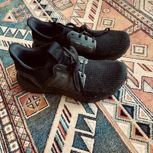 Women’s Adidas Boost size 8